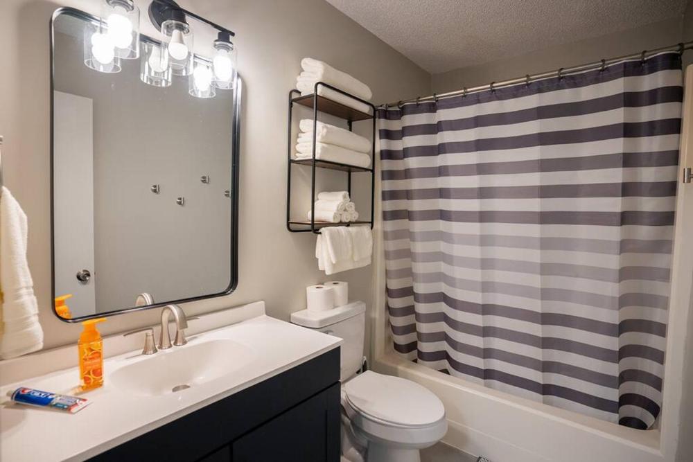 Lake Park Paradise 2-Story Condo